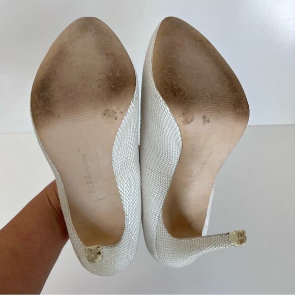 BCBG Generation Parade White Snake Skin Platform Pump Heels - Picture 6 of 9